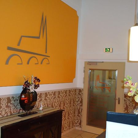 Stadthotel Ratisbona Esterno foto