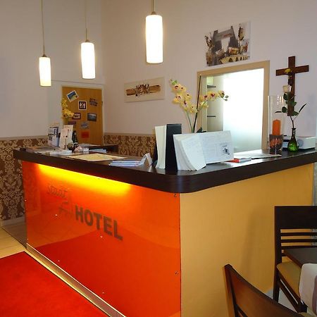 Stadthotel Ratisbona Esterno foto