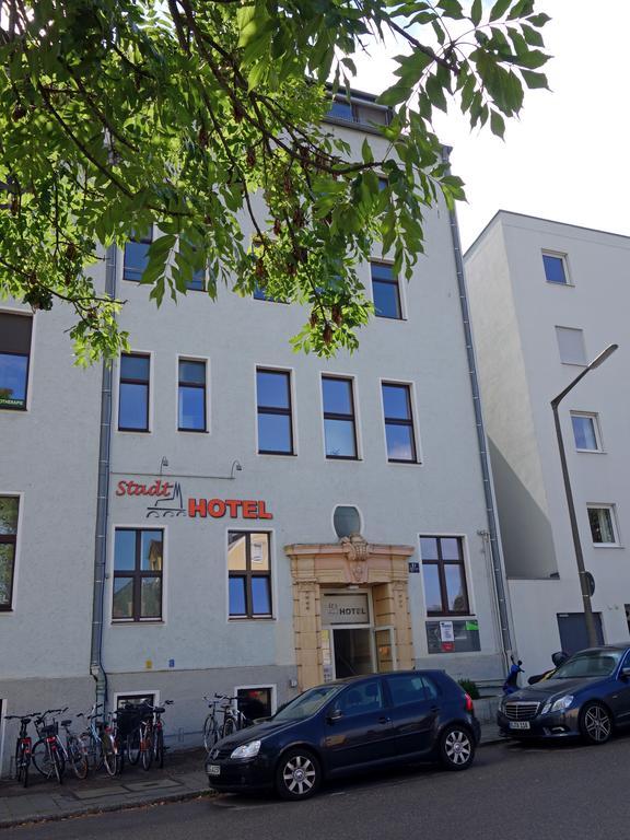 Stadthotel Ratisbona Esterno foto